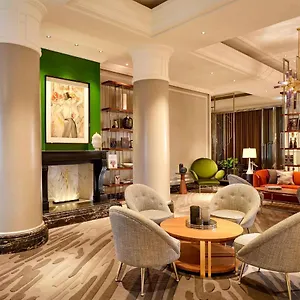 The Ritz-carlton, Ξενοδοχείο